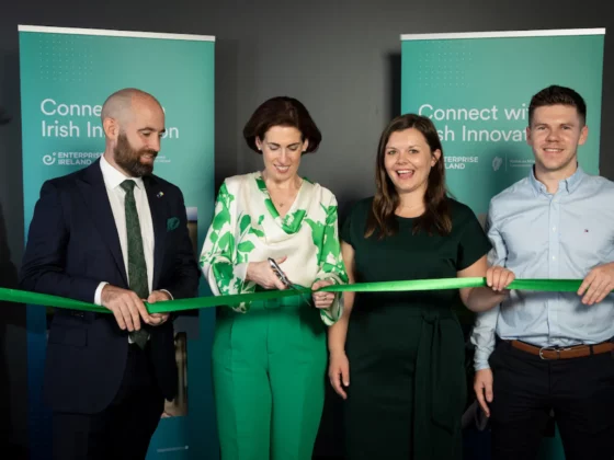 people cutting ribbon at australia headquarters for nutritics